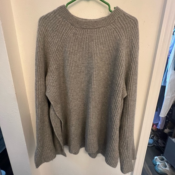 J.Crew collection side split gray cashmere crew neck sweater. Size L - Picture 8 of 11